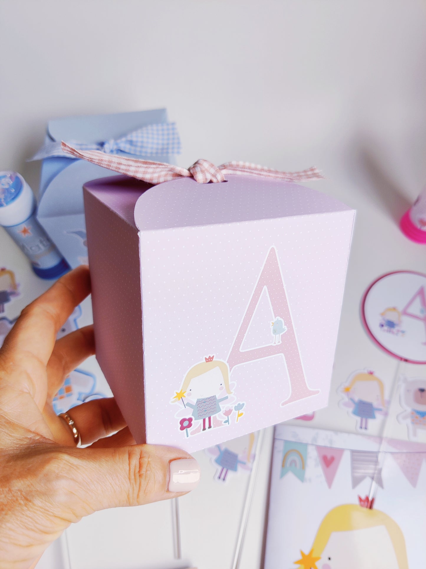Caja cubo Inicial con lazo personalizada Bautizo