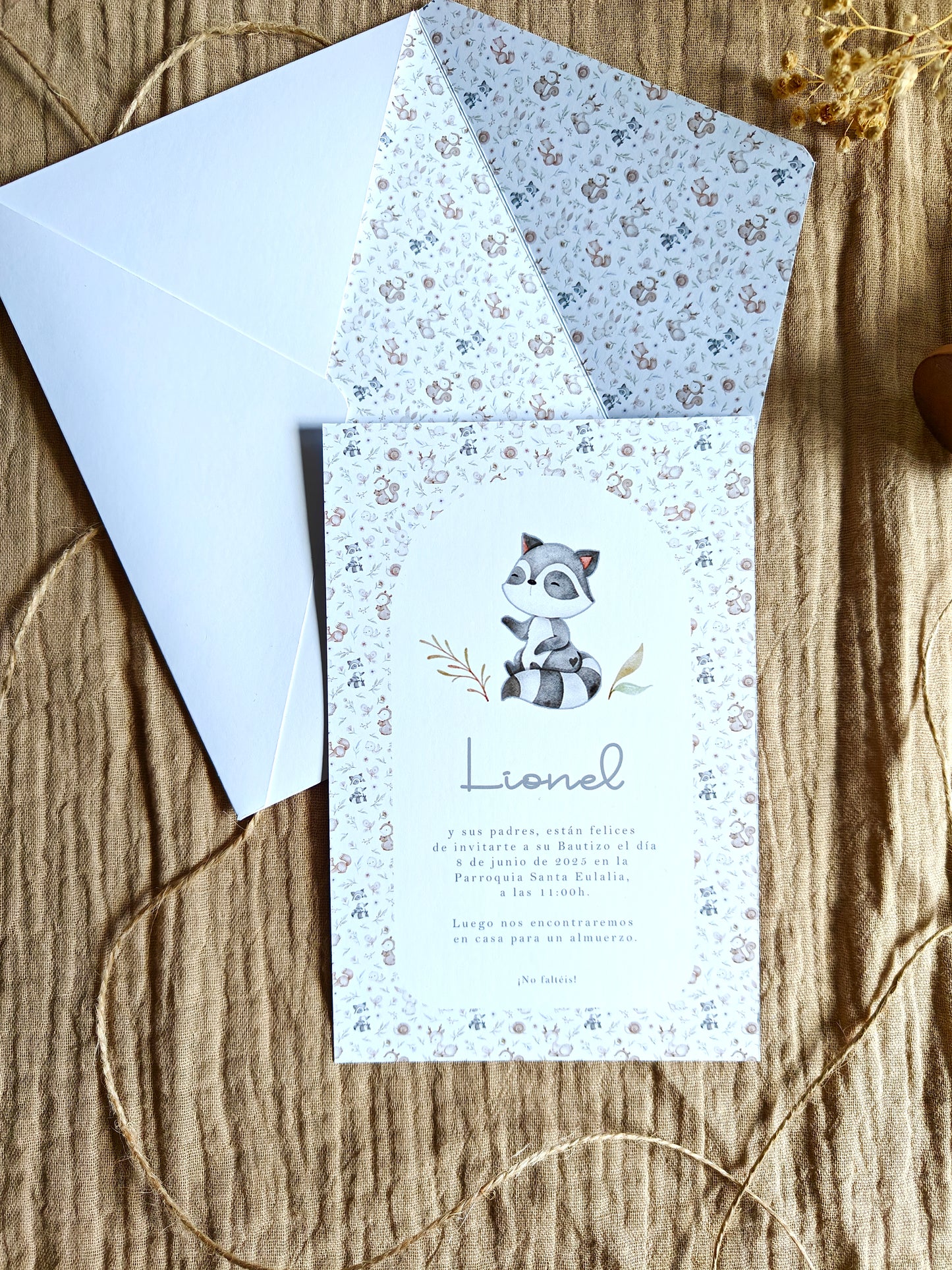 Invitación impresa personalizada Bautizo COLECCIÓN WOODLAND