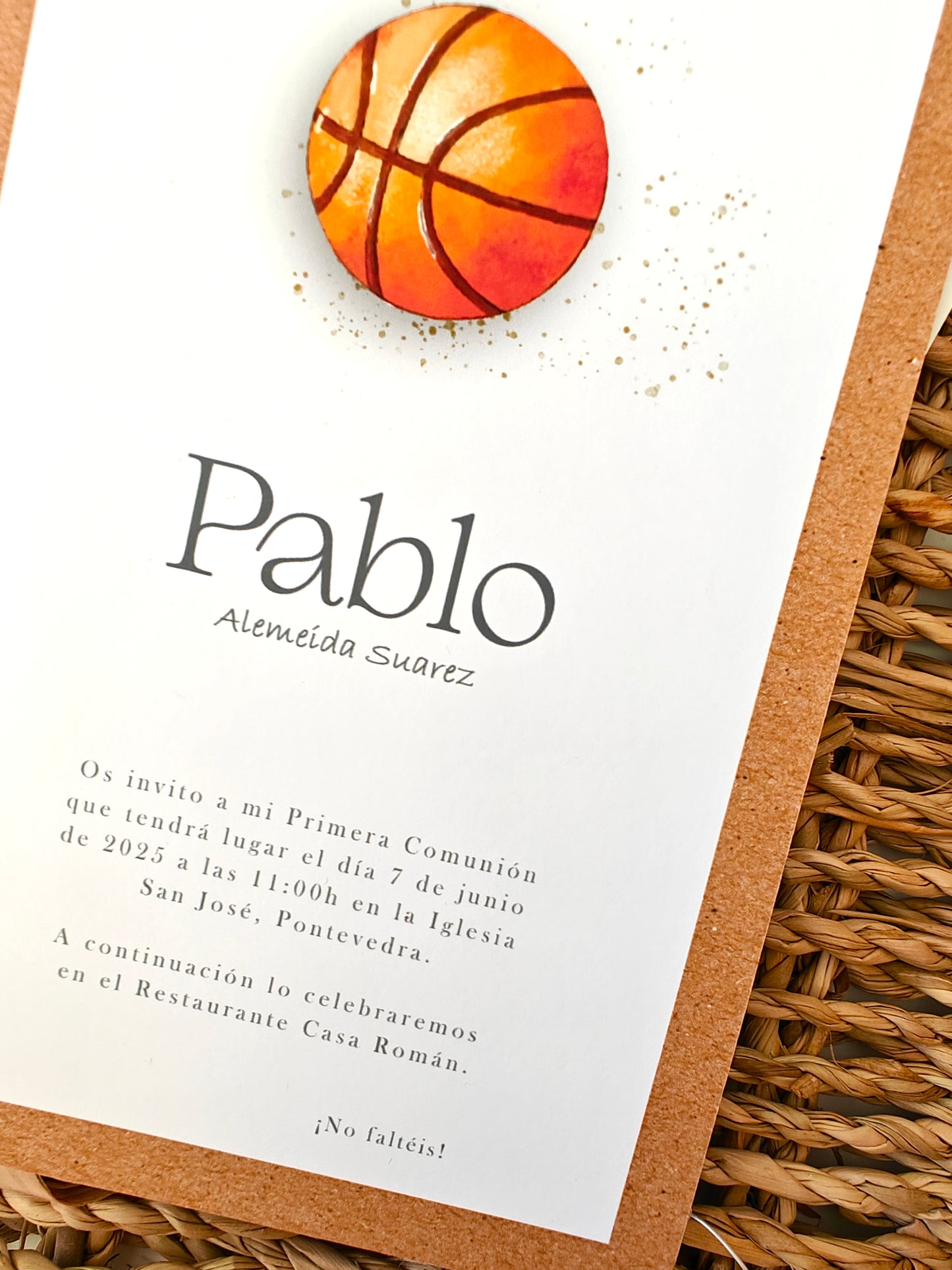 Invitación impresa personalizada Comunión COLECCIÓN BALÓN CESTO