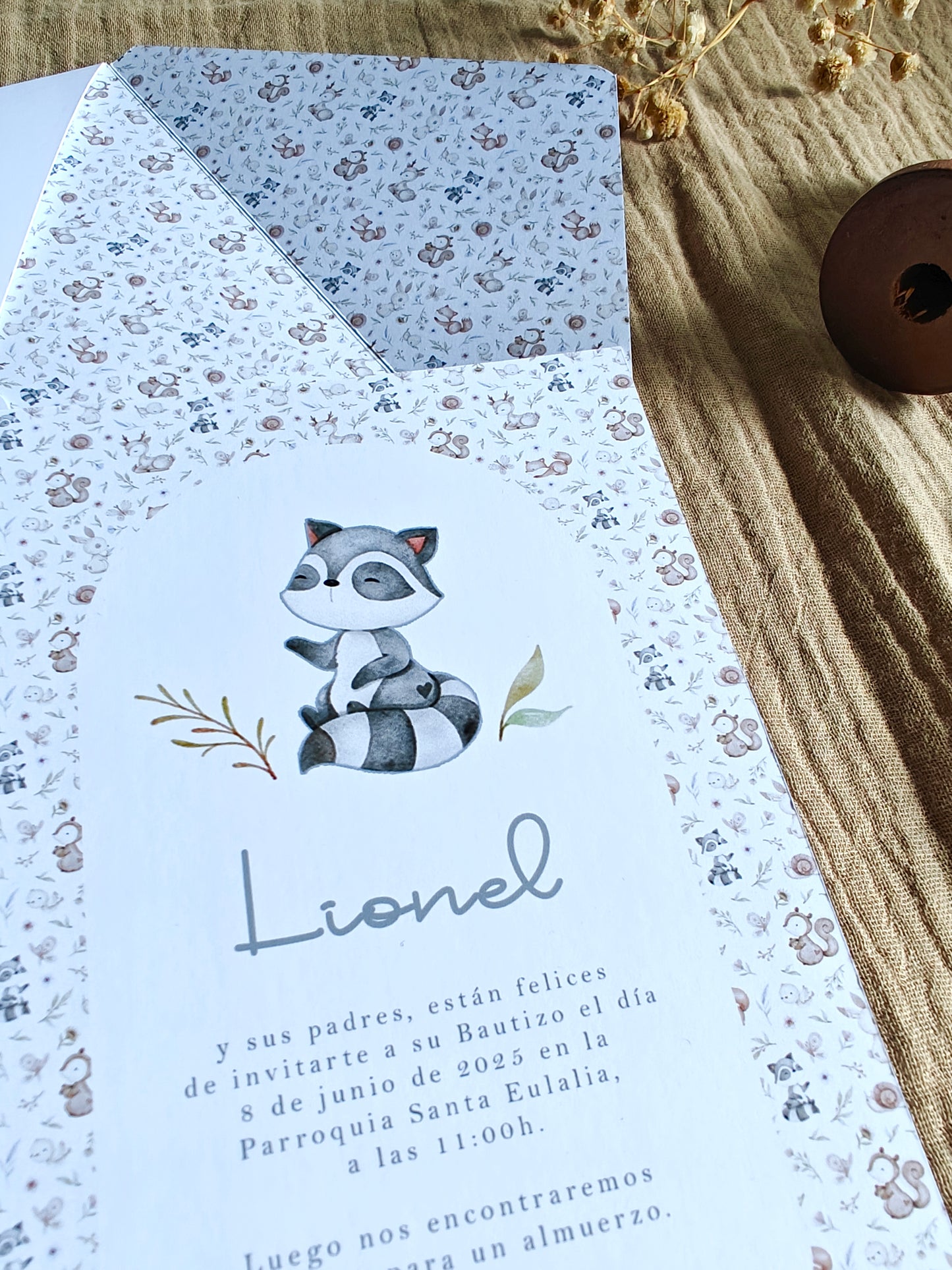 Invitación impresa personalizada Bautizo COLECCIÓN WOODLAND