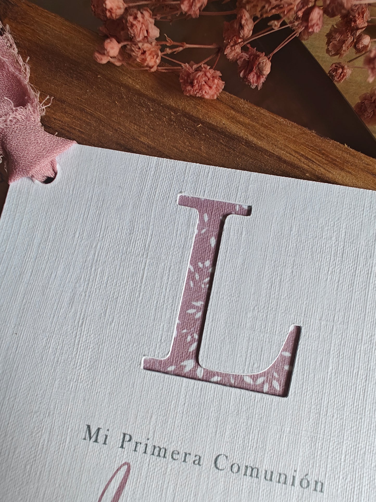 Recordatorio tarjeta con lazo COLECCIÓN INICIAL CALADA (NEW)