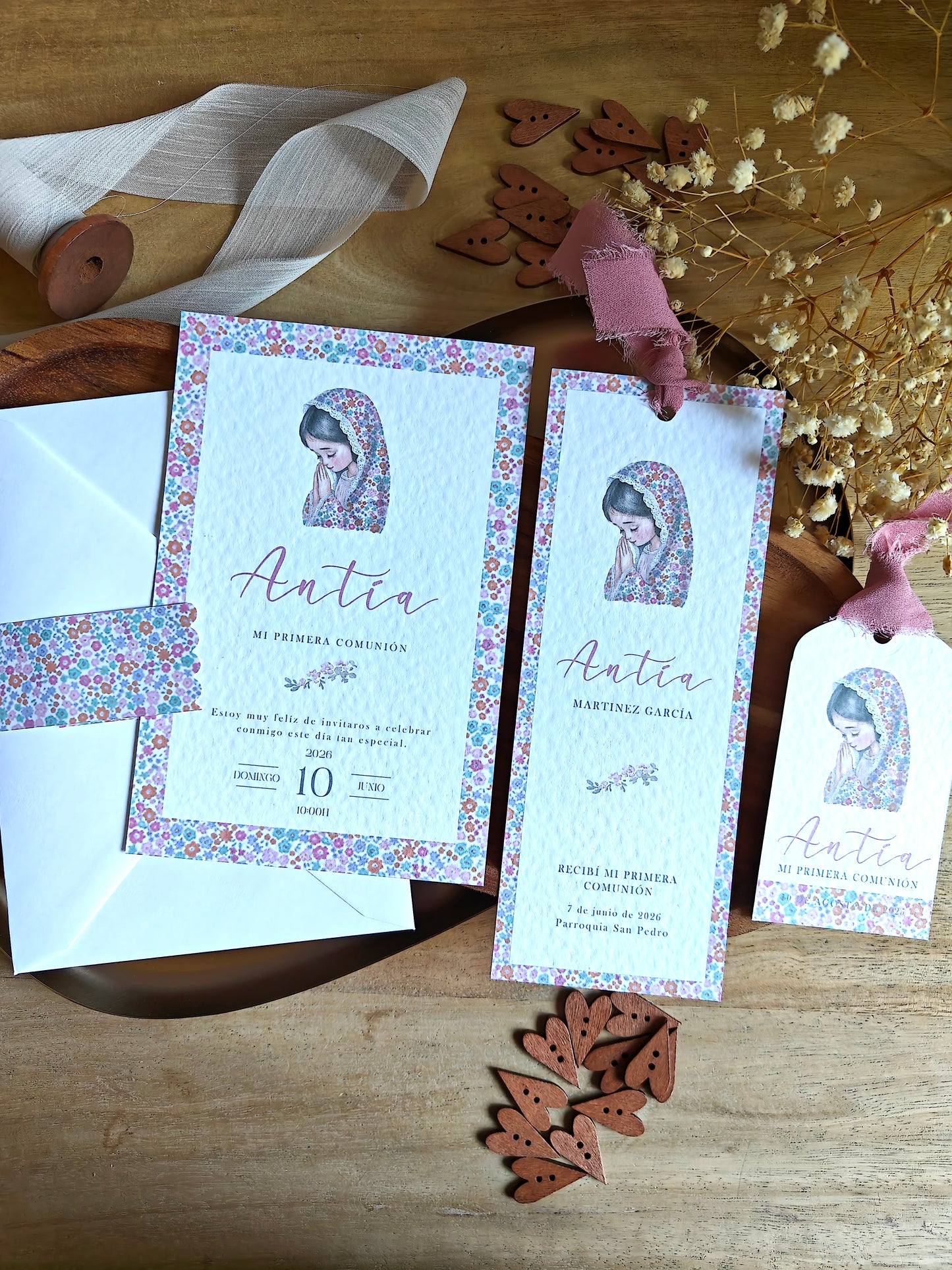 Pack Etiquetas personalizadas Comunión COLECCIÓN VIRGENCITA REZANDO