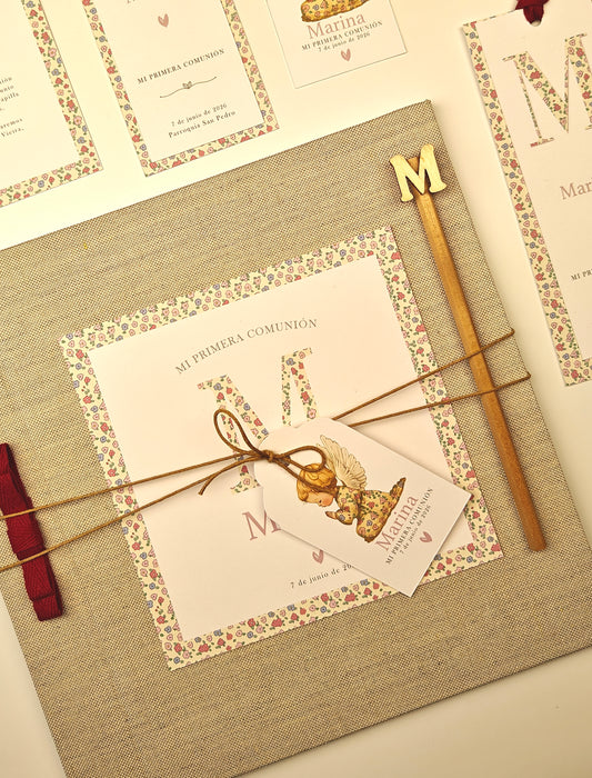 Libro de celebración, firmas y fotos personalizado.  Primera Comunión COLECCIÓN ANGELITO